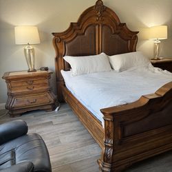 Gorgeous cal king bed frame !
