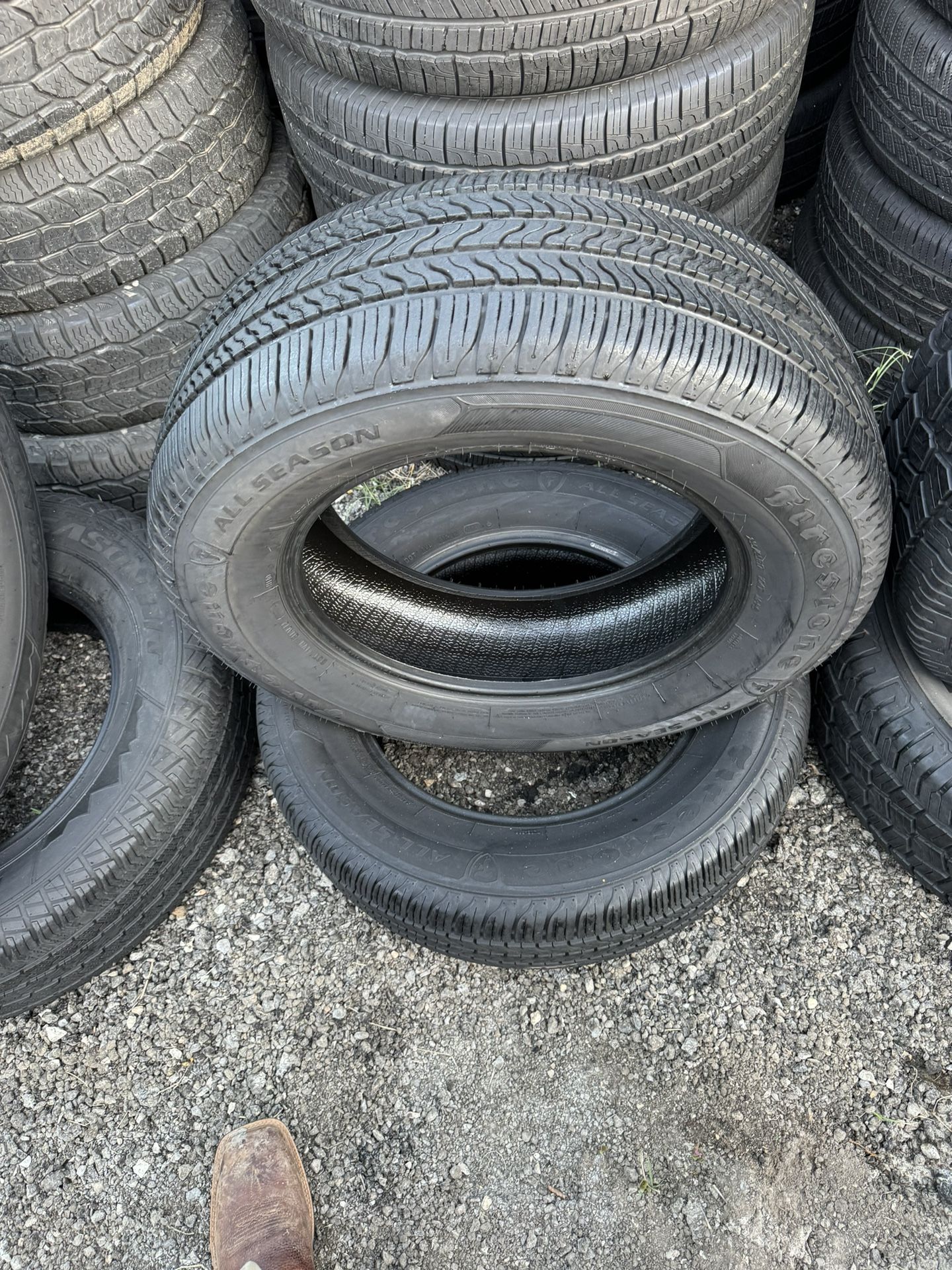 2 Llantas 235/65/17 Dela Firestone 90% De Vida