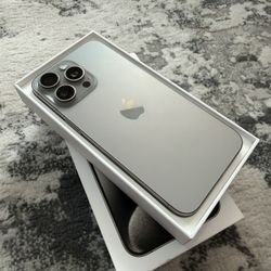 iPhone 15 Pro Max 256GB - Unlocked (Works With Any Carrier)