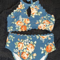 Halter Top Women’s Large Two Piece Swimsuit 