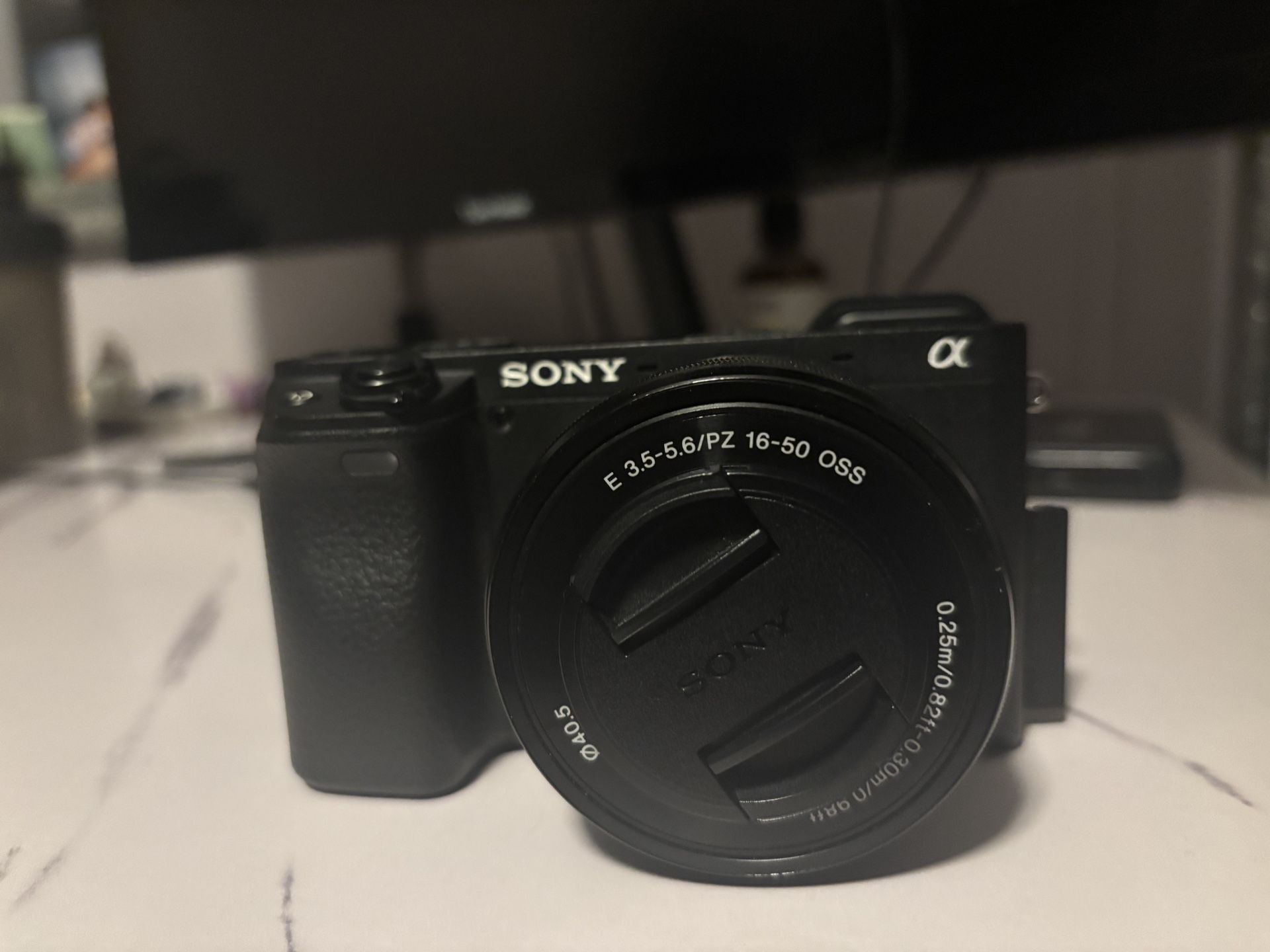 2019 Sony A6400