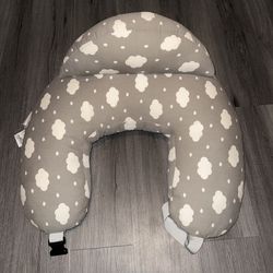 momcozy nursing  pillow 