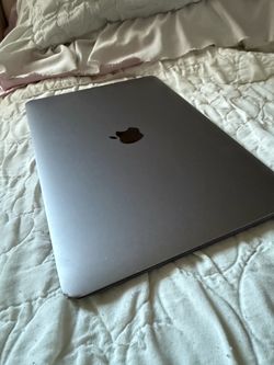 2020 MacBook Air 13 in Space Grey