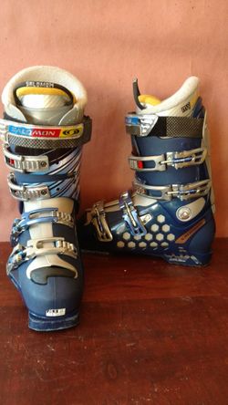 Salomon ski boot
