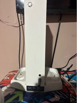 Xbox Series S + Nacon Pro Controller with Case + iPega Charging Dock (Excellent Condition)