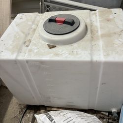 100 gallon water tank