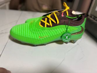 Nike Phantom 6 Soccer cleats