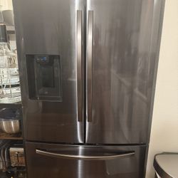 Samsung French Door Fridge – 27.4 cu. ft. – Water & Ice Dispenser – Black- $1,000
