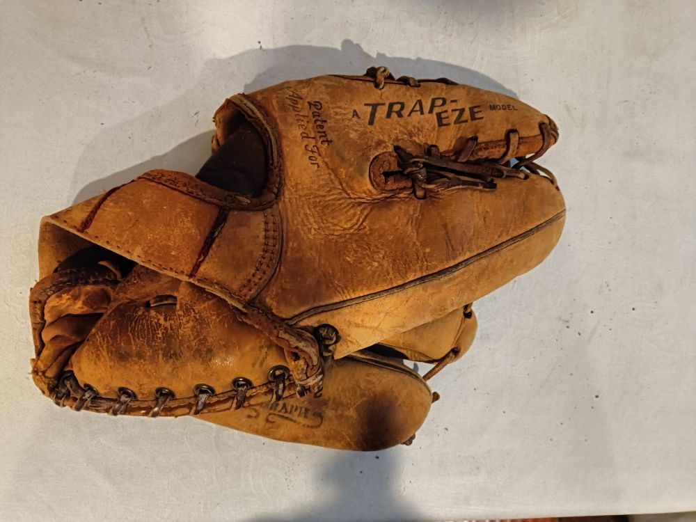 Rawlings Vintage Ken Boyer Autograph Trap-Ez TG78 11" Brown Glove