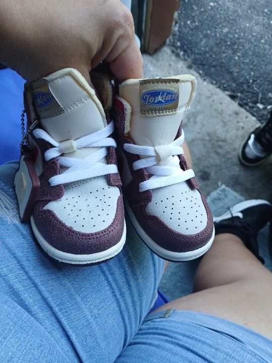 Kids Shoes.size 7c
