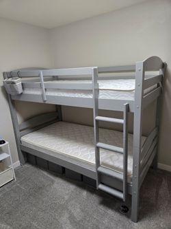 Twin bunk bed with mattress