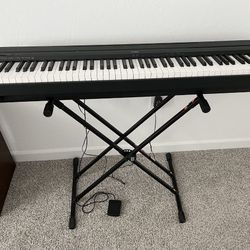 Yamaha Keyboard W/stand