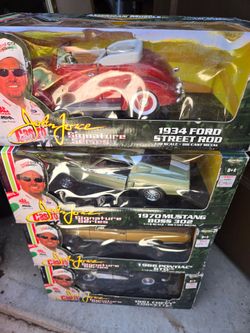 4 diecast  SCALE 1;18  collectibles car collection