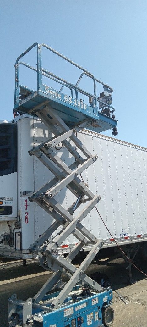 Scissor Lift $1500