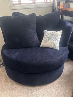 2 Round sofas