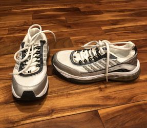 Men’s Athletic Shoes Size 7