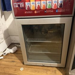 Snapples Mini Fridge 