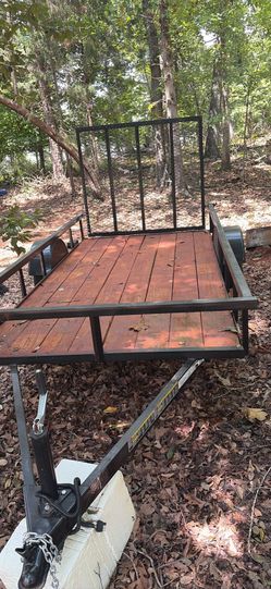 Utility trailer 5 x 10 new with title