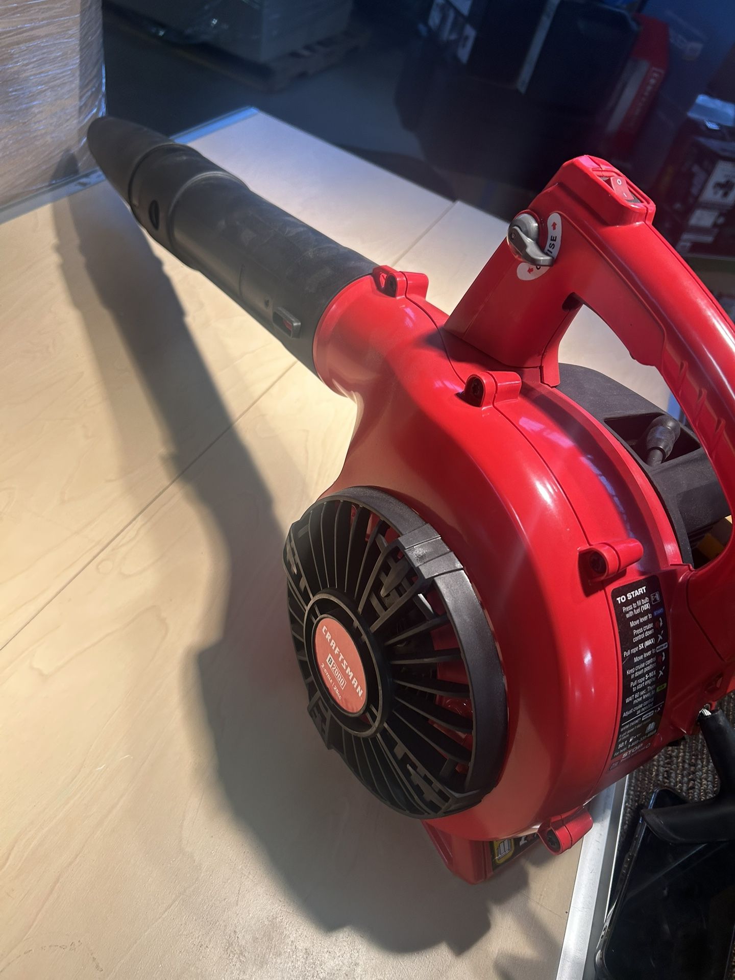 CRAFTSMAN 180 MPH 410 CFM 2-Cycle 25 cc Gas Handheld Leaf Blower