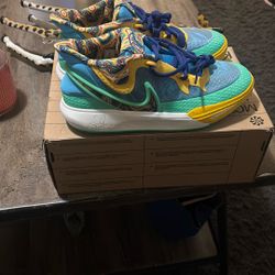 Kyrie 8’s