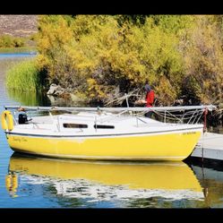 Yellow 26ft Sail Boat 1979 Venture With Trailer 