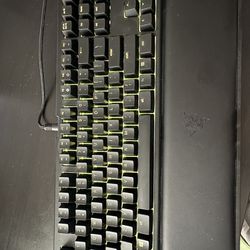 Almost New Razer Blackwidow Chroma V2 Keyboard 