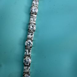 Beautiful 8” L, 925 Cubic Zirconia Bracelet. 
