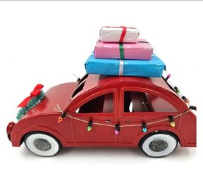 9" Red Metal Christmas VW Beetle Decor with 3 Presents & Lights - Happy Holidays - 2 Available

*TÍTULO EN ESPAÑOL:*
Carrito Rojo Navideño VW Vocho de