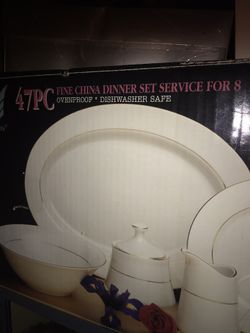 White Fine Dinner set service for 8