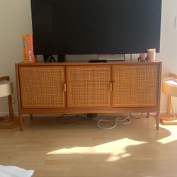 TV Stand / Living Room Console / Entertainment