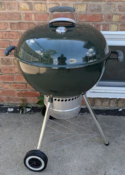 Weber Kettle Charcoal Grill 22in Premium Green