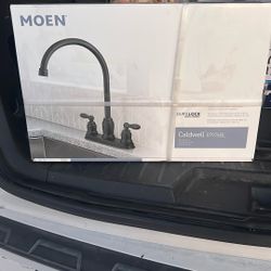 Moment Kitchen Faucet