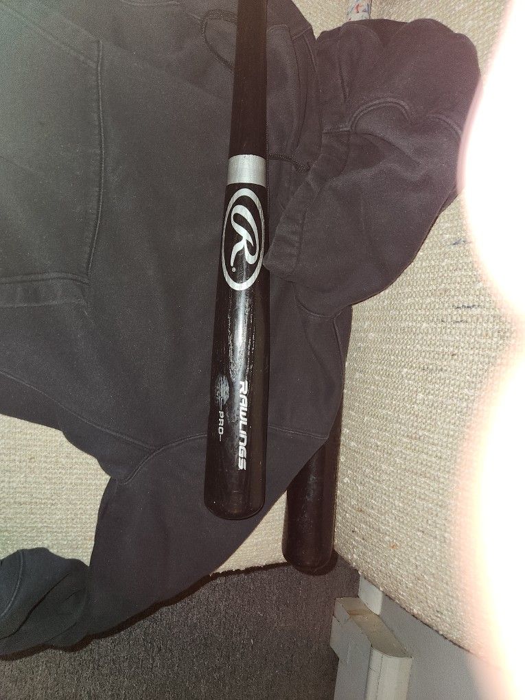 31 Inch Wood Bat. Used Twice With Softer Balls And One Rubber Ball. Bought For Son But He stuck With His Old Wood Bat