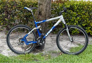 Giant full suspension 26 inch wheel 21 speed medium frame
