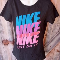 Nike Ladie's Top Size L