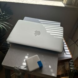 Apple MacBook