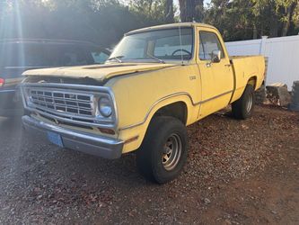 1975 Dodge  Powerwagon D100 adventure