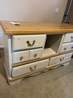 Dresser with six drawers