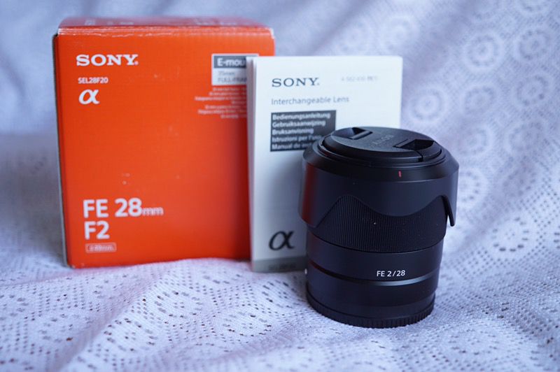 Virtually Brand New Sony FE 28mm F2 lens SEL28F20 Super Sharp Compact Lens for a7rii a7sii a7 a7r a7s etc