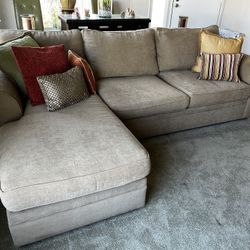 Couch with Chaise 