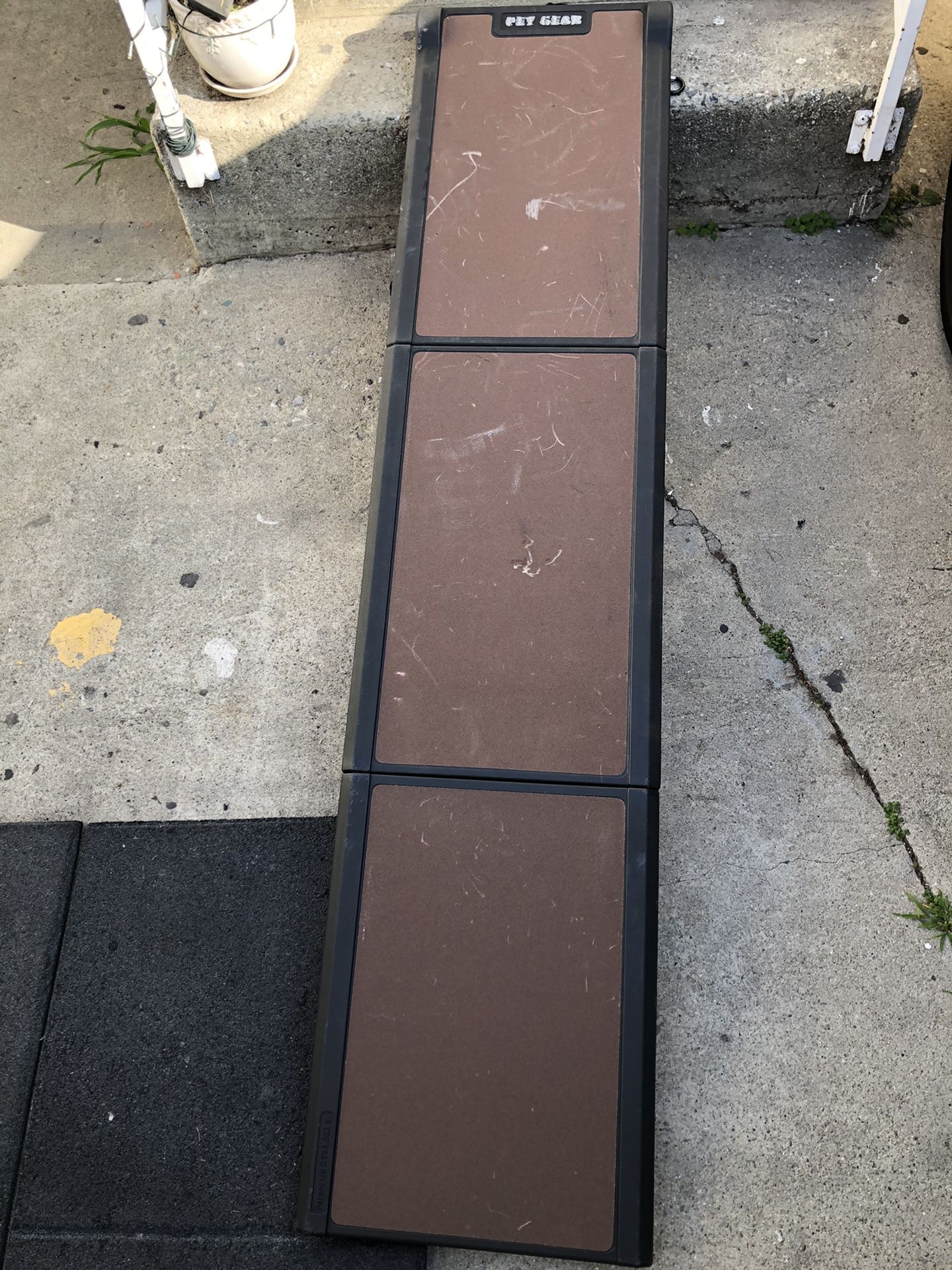 Pet ramp pet stairs in solid condition quality ramp in great shape
