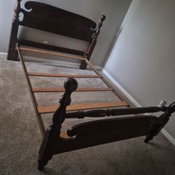 Full Size Frame Head And Foot Board  40 Bucks