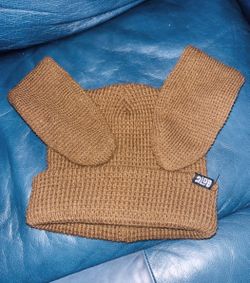 Beanie aloB