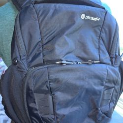 Pacsafe V11 Antitheft Mirrorless Camera Front/Backpack