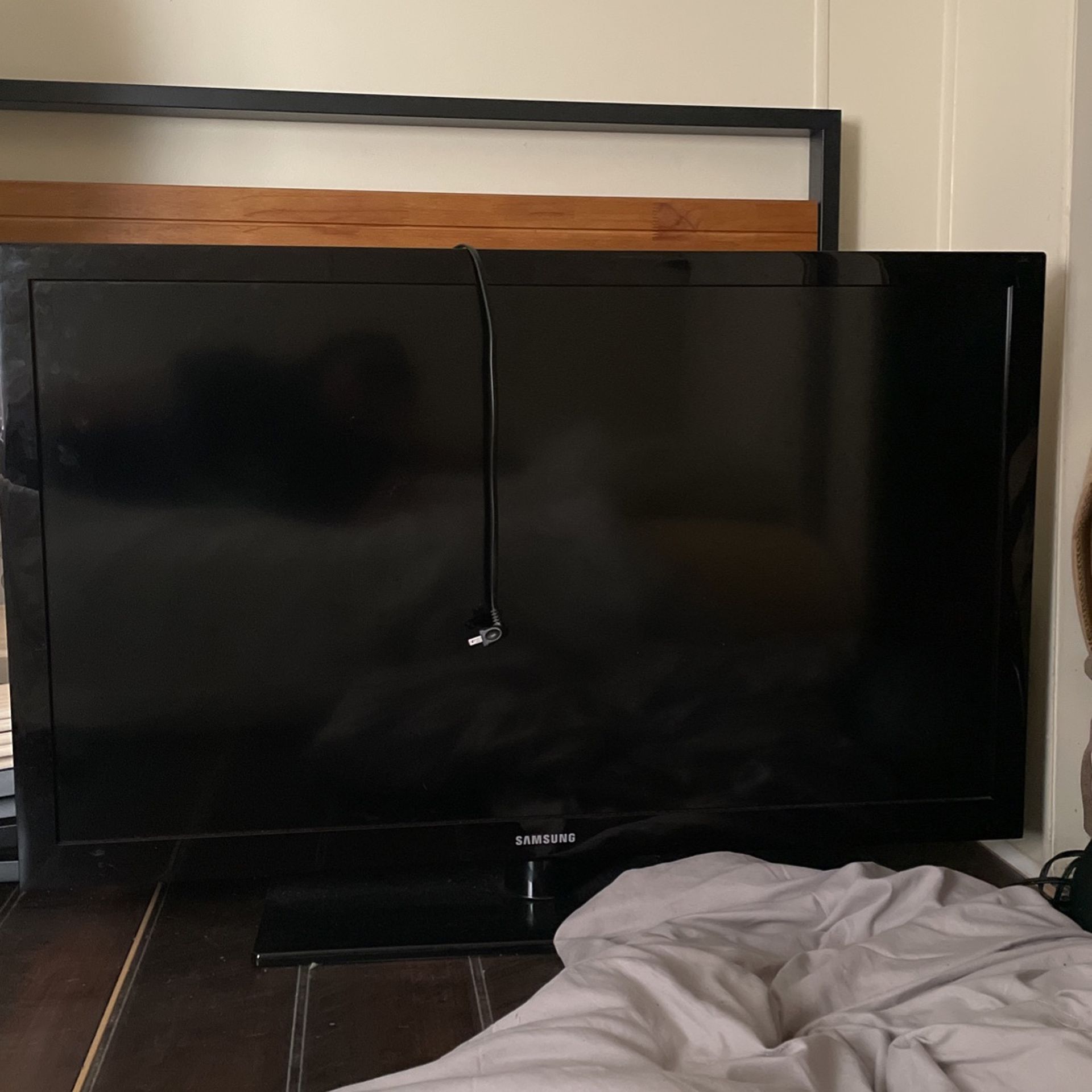 Black, Flat Screen tv, 55’
