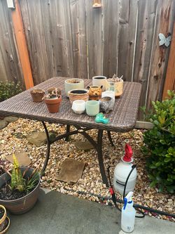 Table with 4 chairs