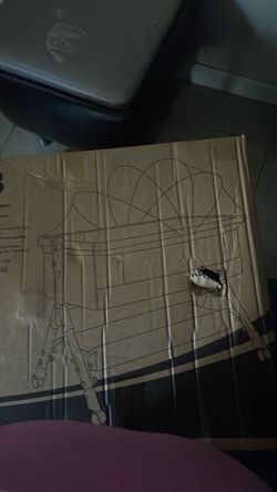 Bed side crib (new in box)