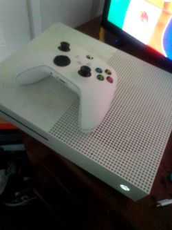 Xbox one s :color White $72