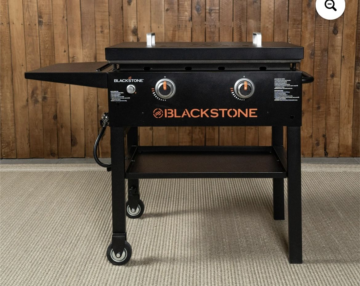 BRAND NEW - 28” Blackstone Original 2-Burner Propane Omnivore Griddle with Hard Cover
