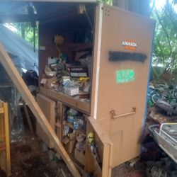 Knaack Job site Cabinet Style Job Box Along With Everything In It . Too Much To List . 